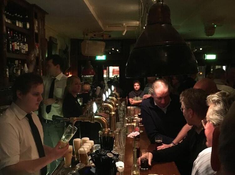 הוסטל Beach Hotel Katwijk