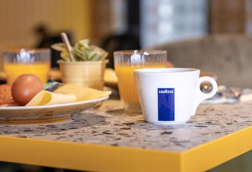 هاستل Tourist Inn One Amsterdam