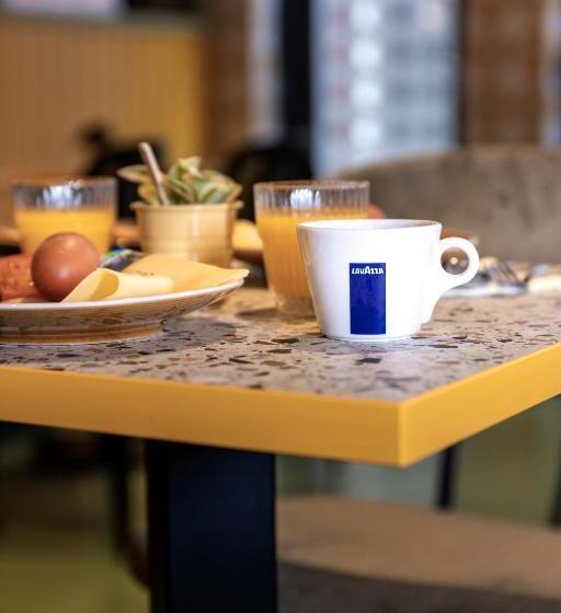 هاستل Tourist Inn One Amsterdam