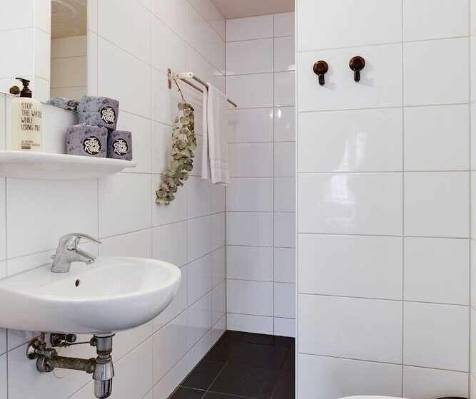 هاستل Clinkcoco