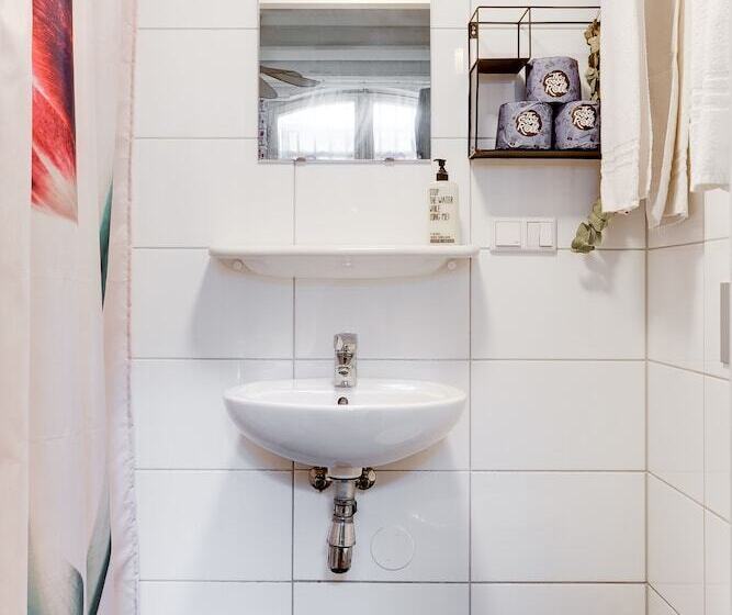 هاستل Clinkcoco