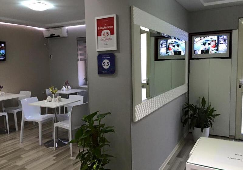 فندق صغير Freddy S