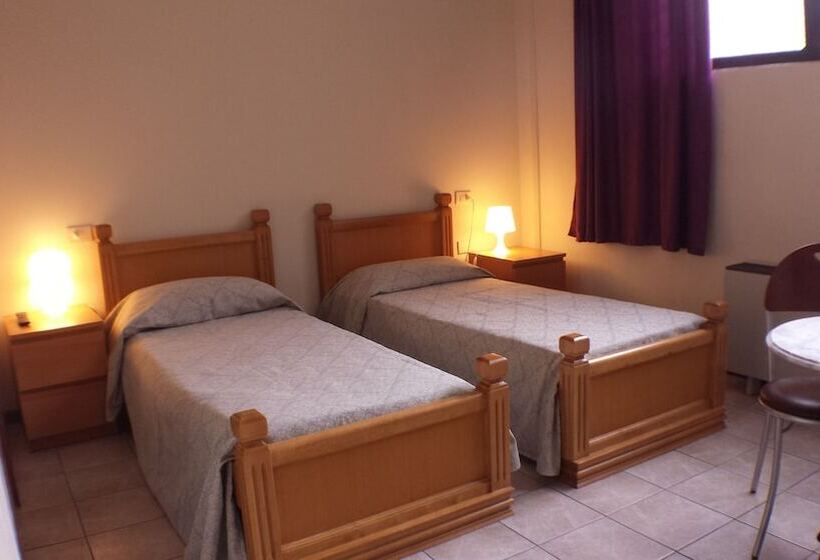 هاستل Youth Firenze 2000