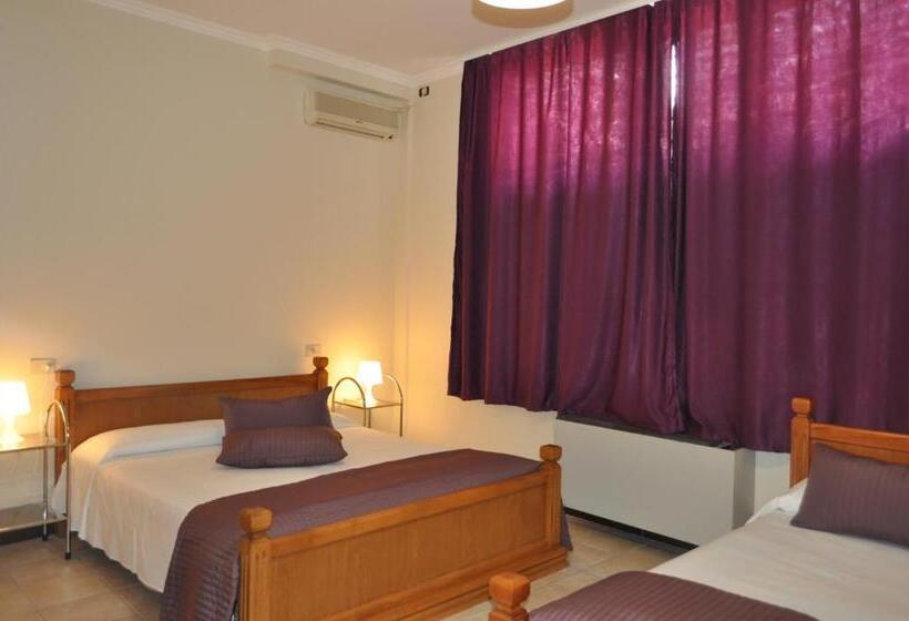 هاستل Youth Firenze 2000