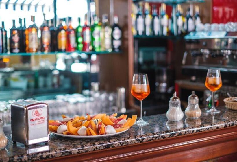 هاستل Youth Firenze 2000