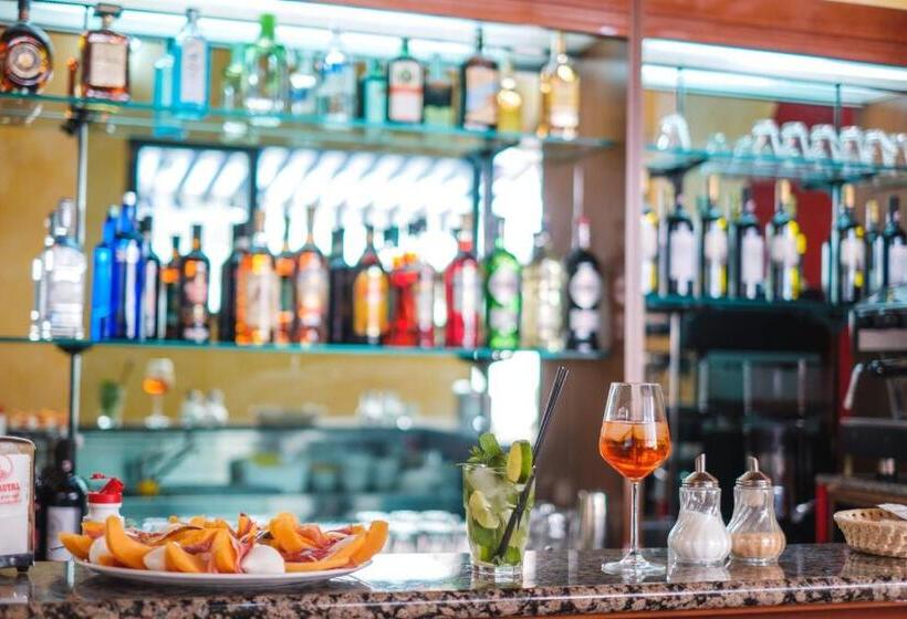 هاستل Youth Firenze 2000