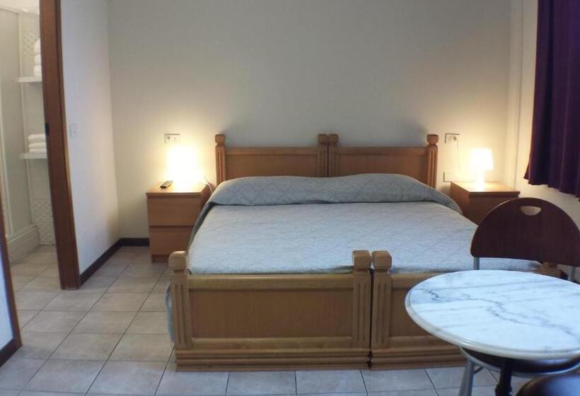 هاستل Youth Firenze 2000