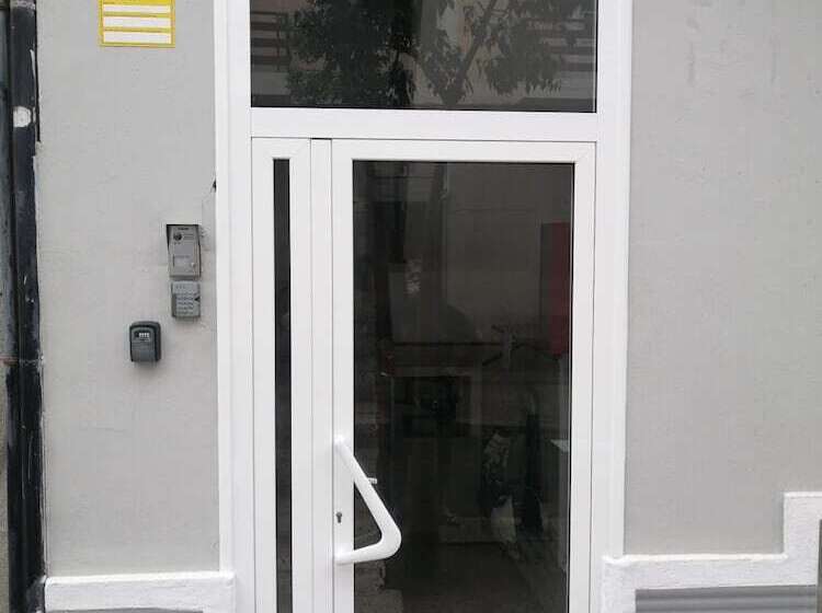 Alcaravaneras Hostel