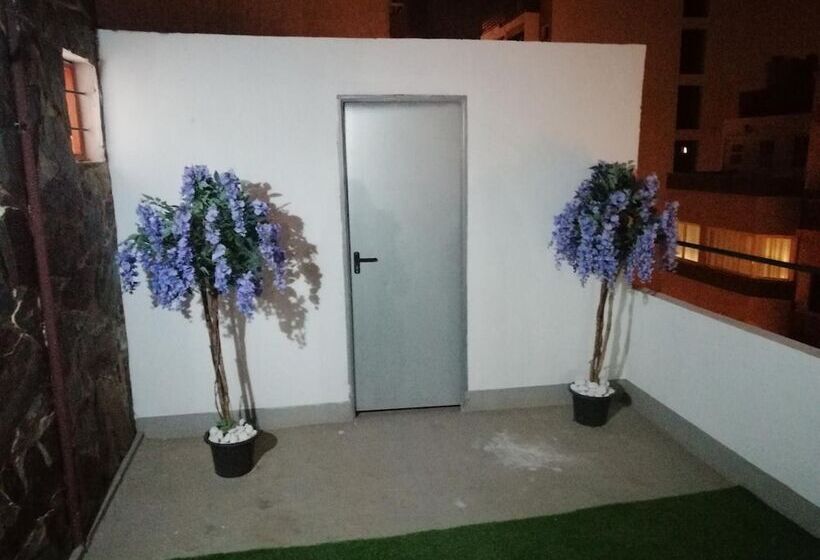 Alcaravaneras Hostel