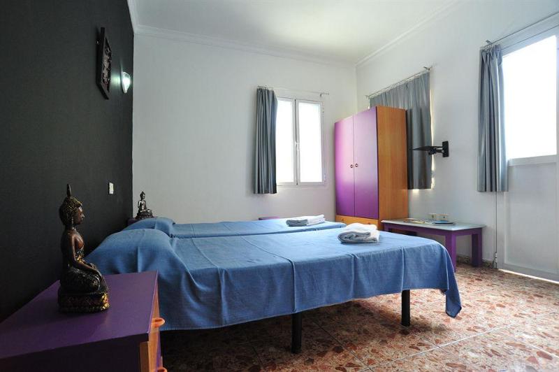 Alcaravaneras Hostel