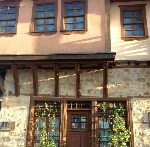 Oikia Alexandrou Traditional Inn