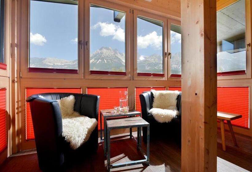Alpking Hostel