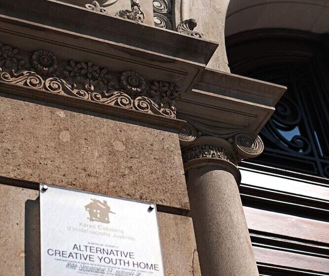 Alternative Creative Youth Hostel Barcelona