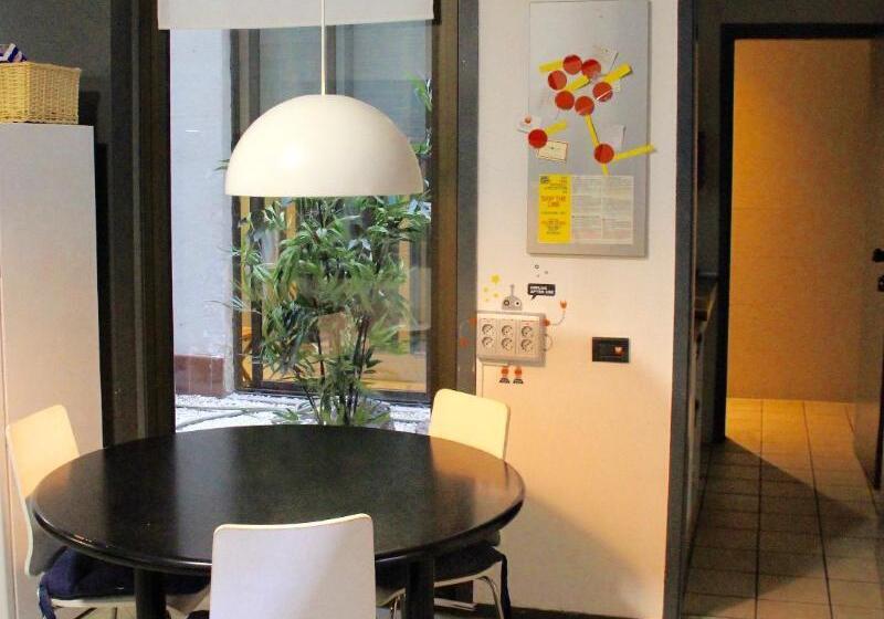 Alternative Creative Youth Hostel Barcelona