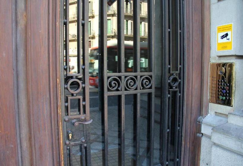 Alternative Creative Youth Hostel Barcelona