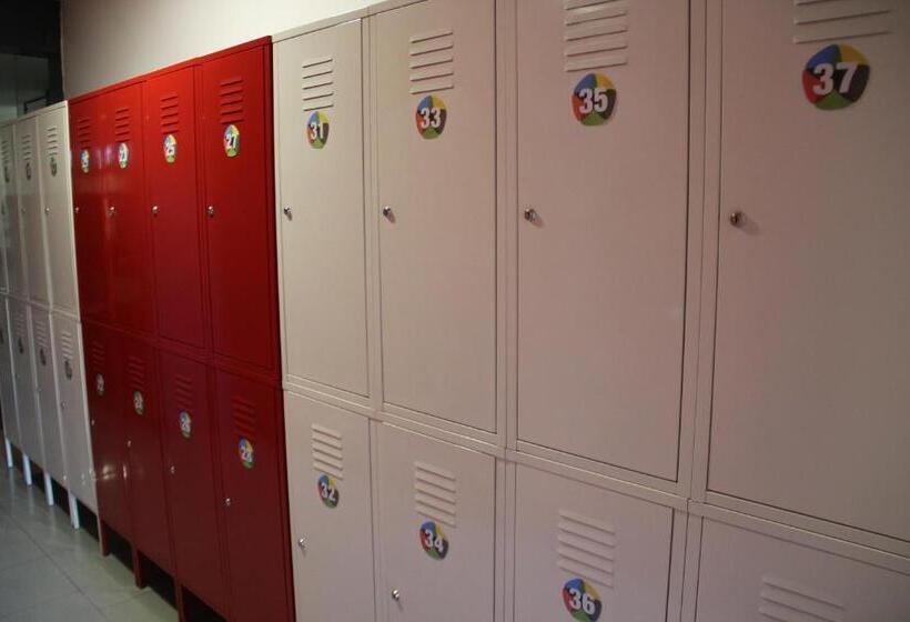 Alternative Creative Youth Hostel Barcelona