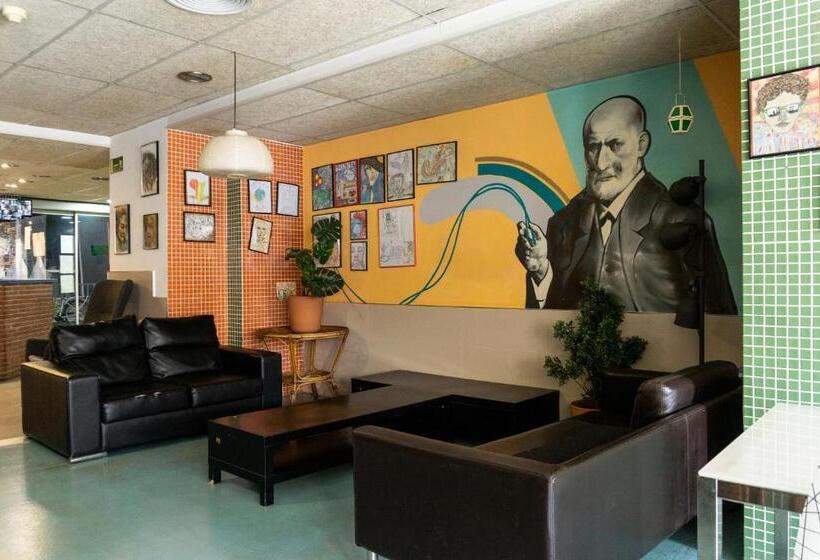 Be Dream Hostel