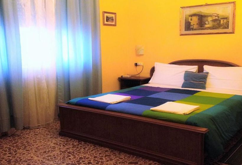 تختخواب و صبحانه A Casa Doina Airport 2