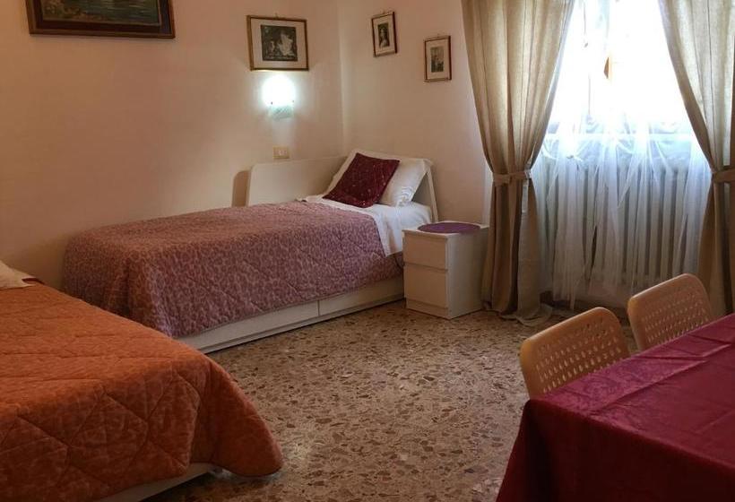 Bed and Breakfast A Casa Doina Airport