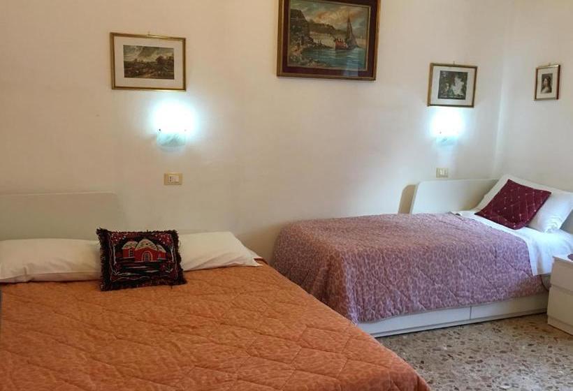 Bed and Breakfast A Casa Doina Airport