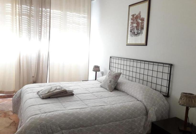 تختخواب و صبحانه Guesthouse Amici Miei