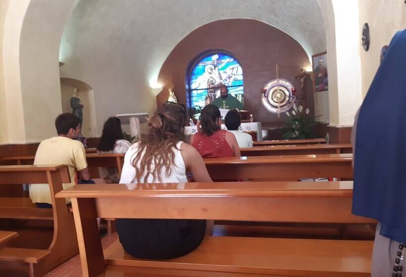 مبيت وإفطار Oasi Madre Della Pace