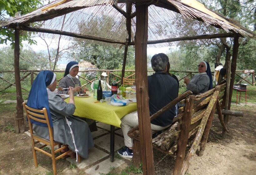 مبيت وإفطار Oasi Madre Della Pace