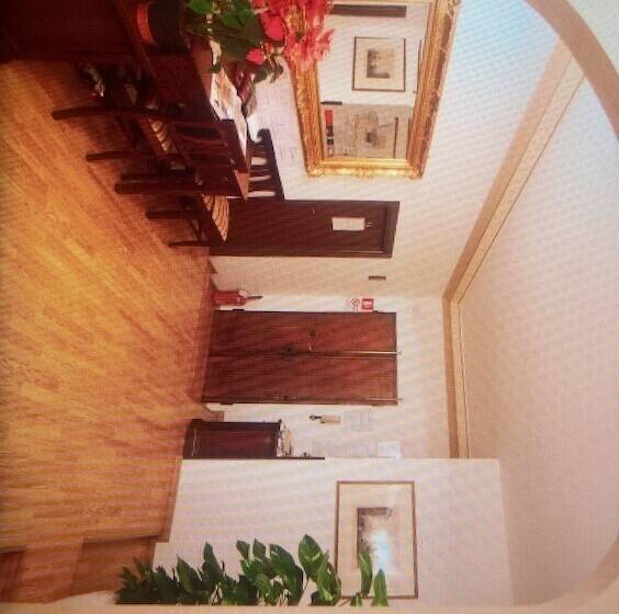 تختخواب و صبحانه Promenade