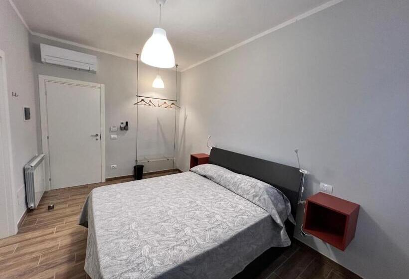 تختخواب و صبحانه We Love Tower Self Check In