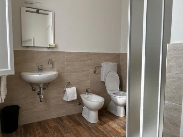 تختخواب و صبحانه We Love Tower Self Check In