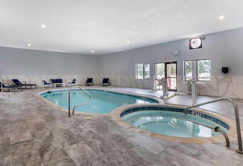 Best Western Plus Texoma Hotel & Suites
