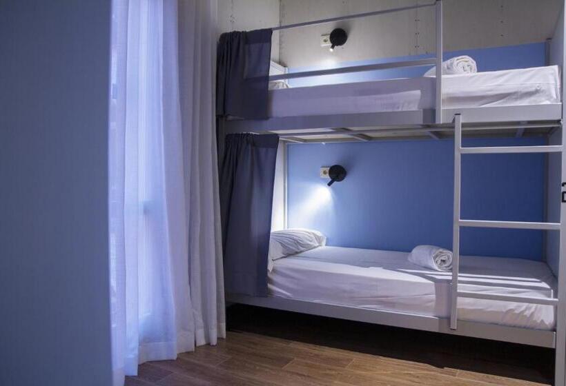 Room00 Valencia Hostel