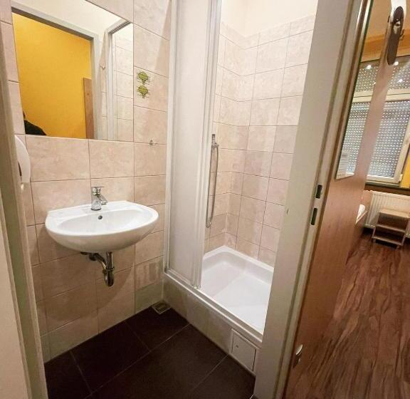 Do Step Inn Home   Hotel & Hostel