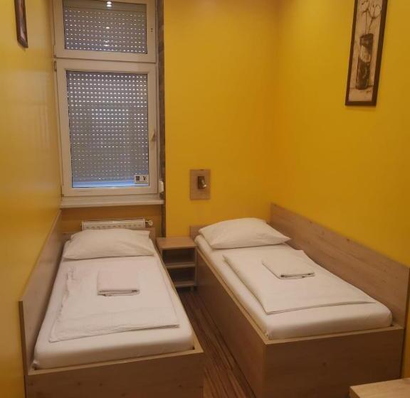 Do Step Inn Home   Hotel & Hostel