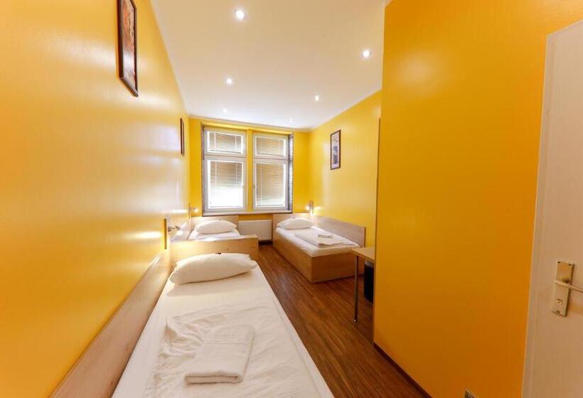 Do Step Inn Home   Hotel & Hostel