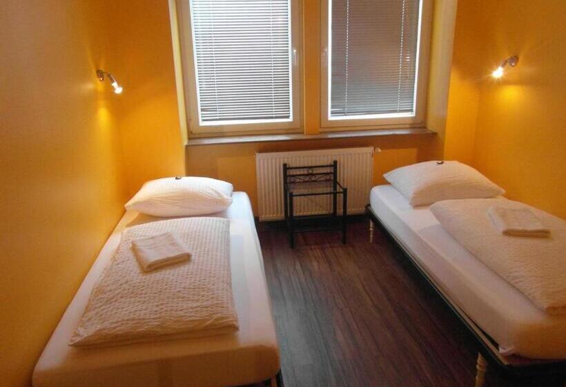 Do Step Inn Home   Hotel & Hostel