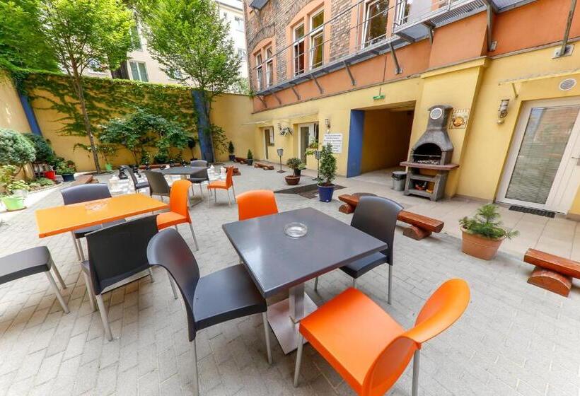 Do Step Inn Home   Hotel & Hostel