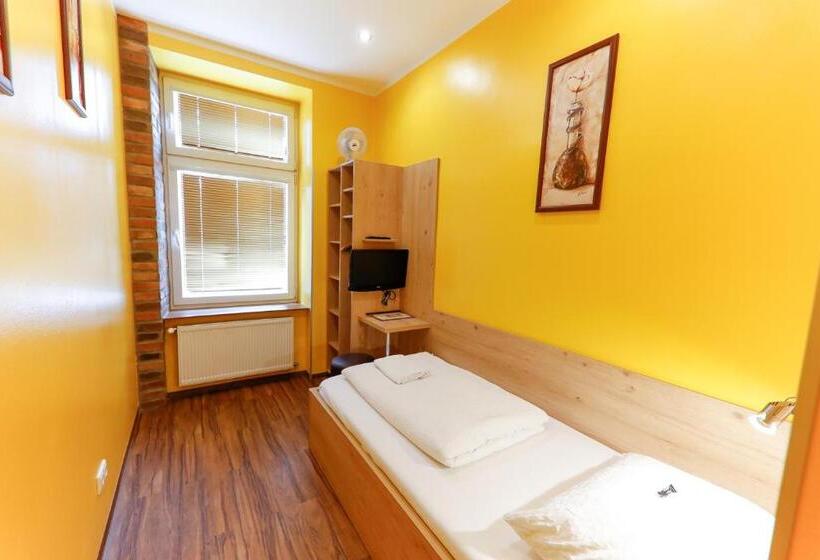 Do Step Inn Home   Hotel & Hostel