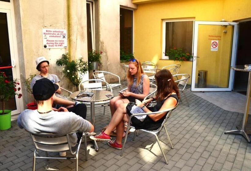 Do Step Inn Home   Hotel & Hostel