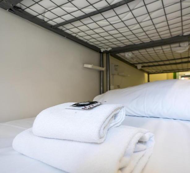 Ganbara Hostel   Self Check In