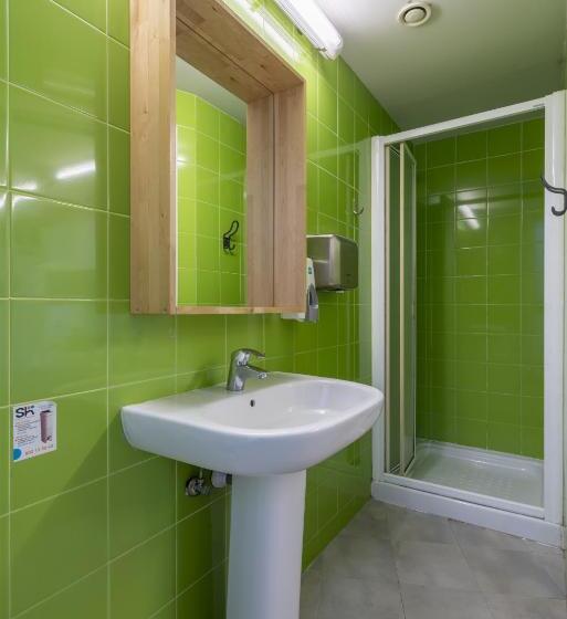 Ganbara Hostel   Self Check In