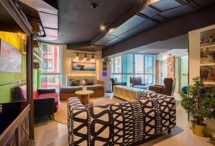 Ganbara Hostel   Self Check In