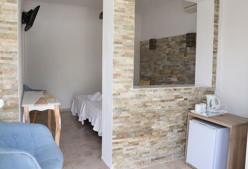 Hostal La Paloma I   Hotel Calpe Grupo