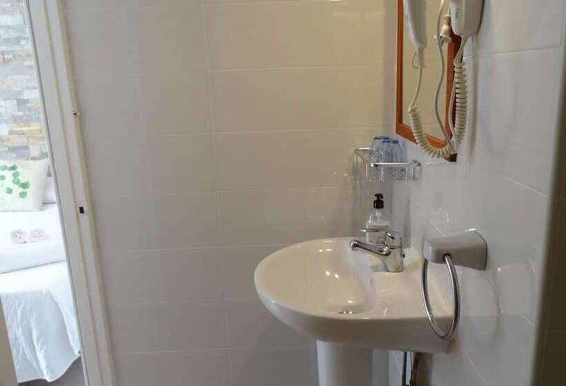 Hostal La Paloma I   Hotel Calpe Grupo