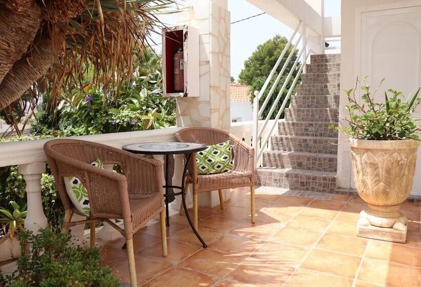 Hostal La Paloma I   Hotel Calpe Grupo