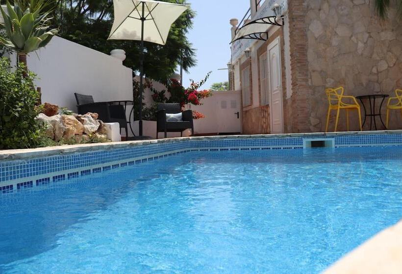 Hostal La Paloma Ii   Hotel Calpe Grupo
