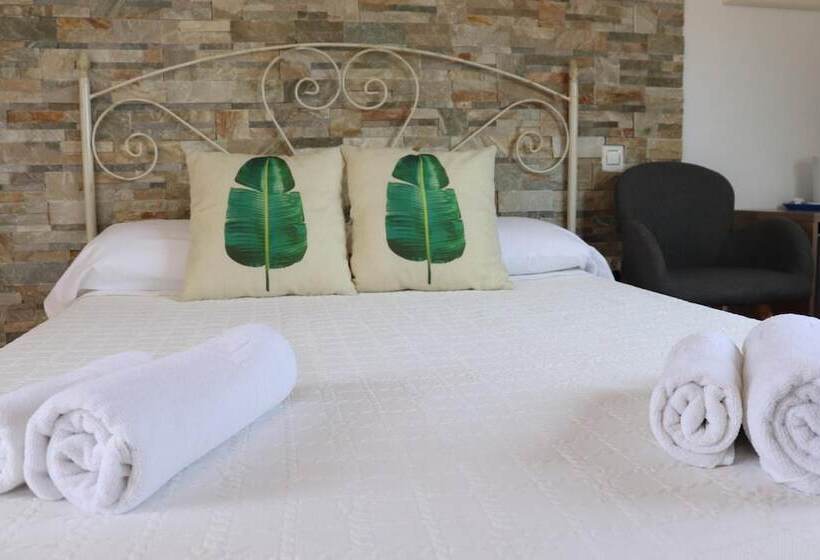 Hostal La Paloma Ii   Hotel Calpe Grupo