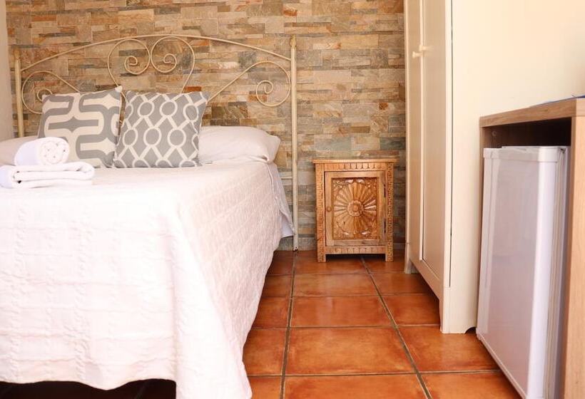 Hostal La Paloma Ii   Hotel Calpe Grupo