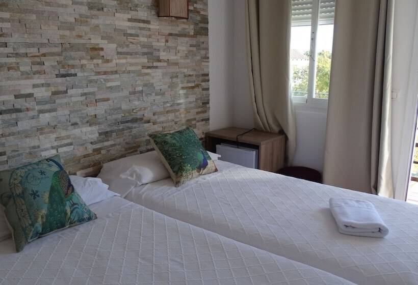 Hostal La Paloma Ii   Hotel Calpe Grupo