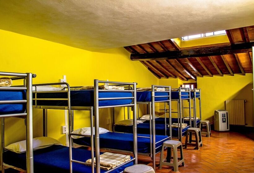 Hostel Santa Monaca
